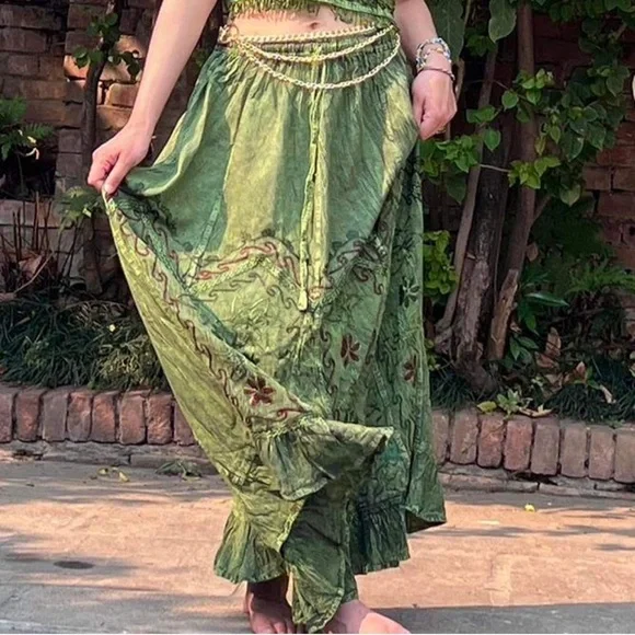 Green Vintage Vibe Embroidered Maxi Skirt Cottage Fairy Core Bohemian Skirt - Picture 3 of 7